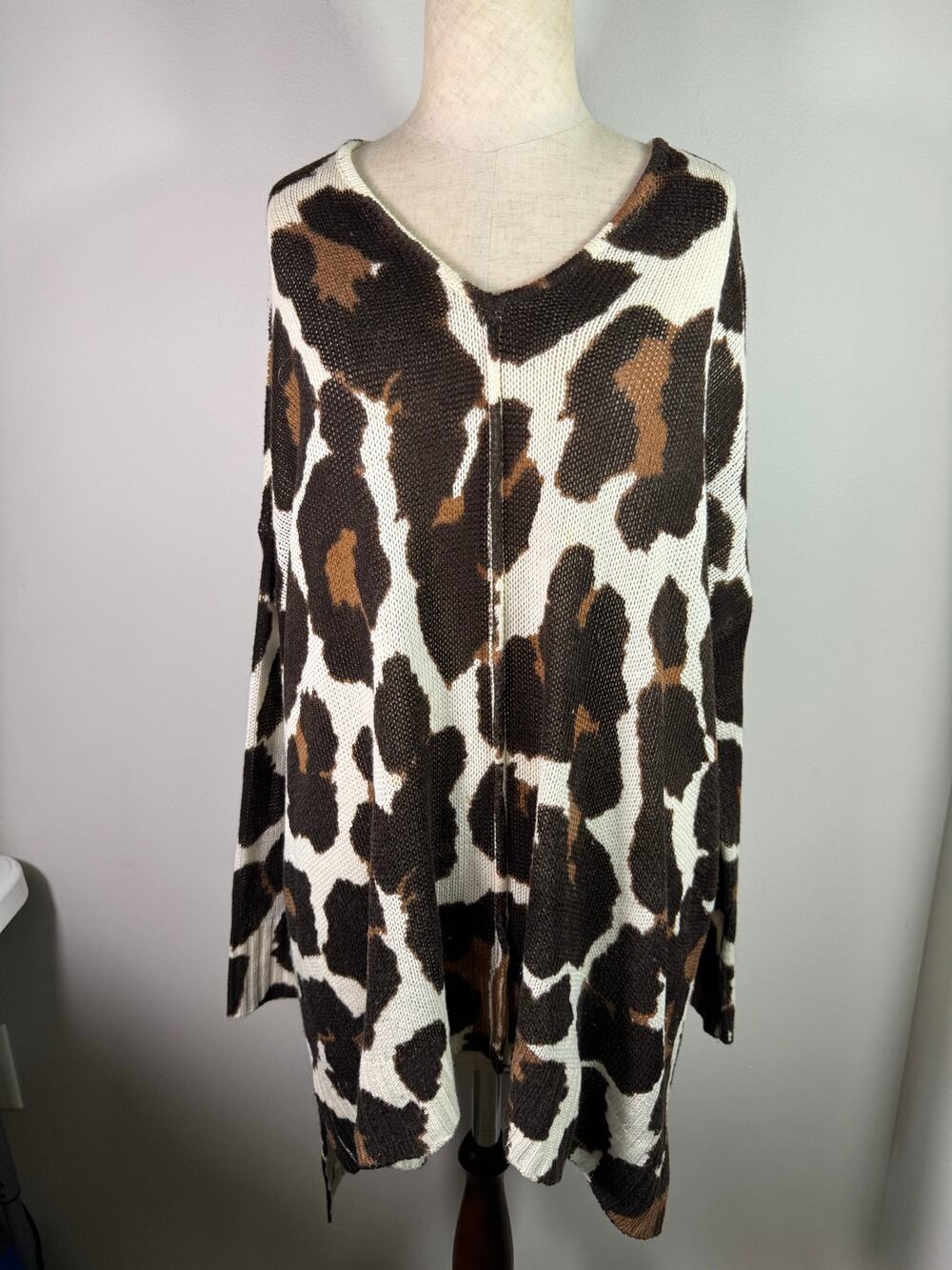 Show Me Your Mumu Leopard Print Hug Me Sweater Size Small